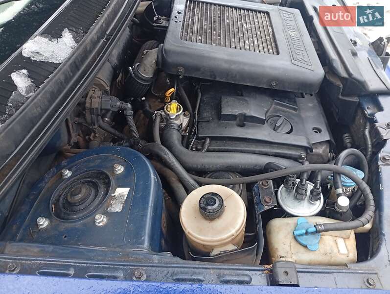 Минивэн Kia Carnival 2004 в Краматорске