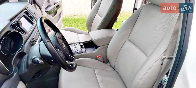 Минивэн Kia Carnival 2016 в Ивано-Франковске