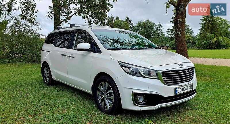 Минивэн Kia Carnival 2016 в Ивано-Франковске