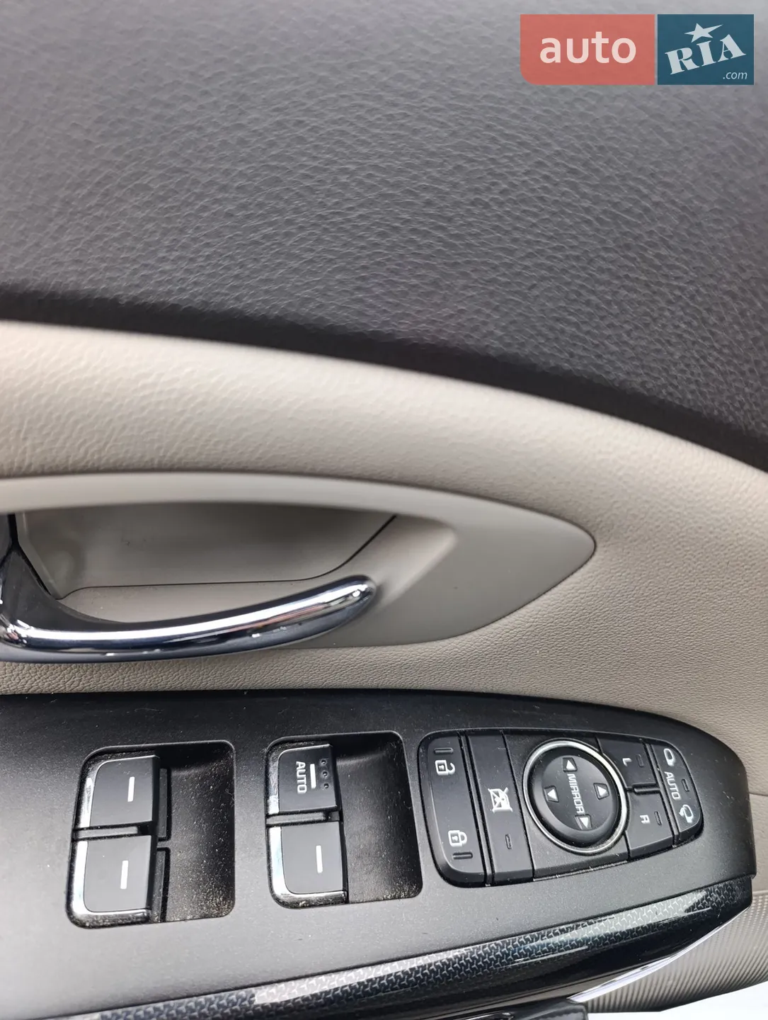 2017 Kia Carnival - мініатюра 42