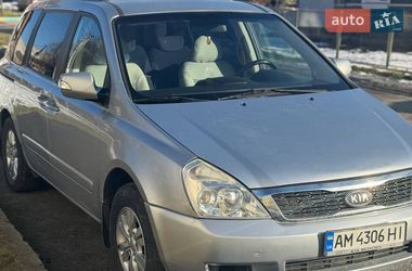 Минивэн Kia Carnival 2011 в Звягеле