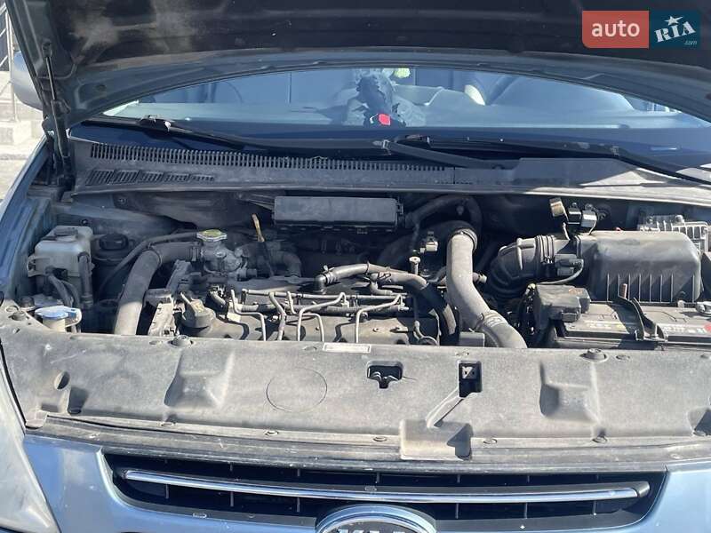 Мінівен Kia Carnival 2006 в Києві