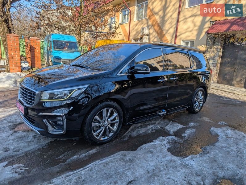 Минивэн Kia Carnival 2018 в Тернополе