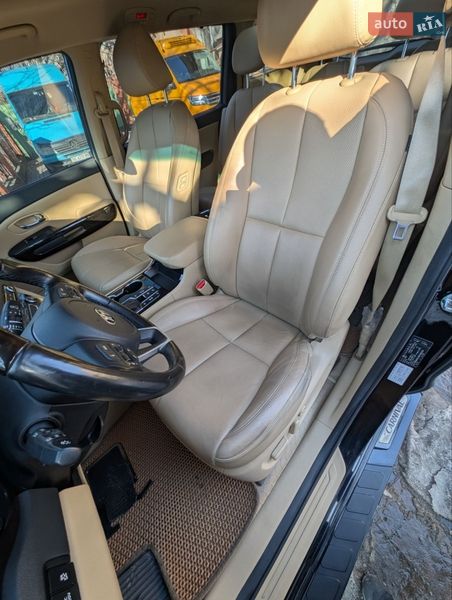 Минивэн Kia Carnival 2018 в Тернополе
