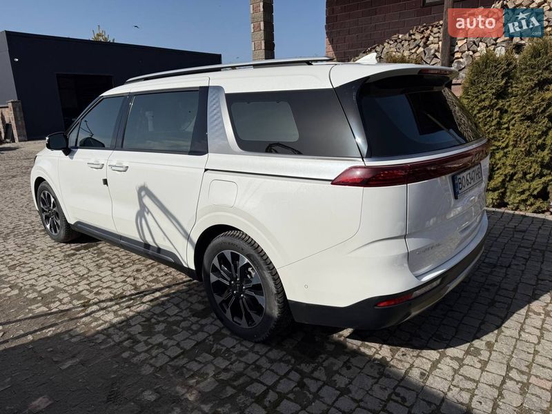 Минивэн Kia Carnival 2023 в Тернополе