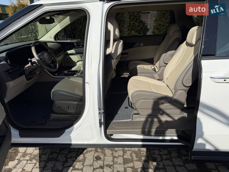 Минивэн Kia Carnival 2023 в Тернополе