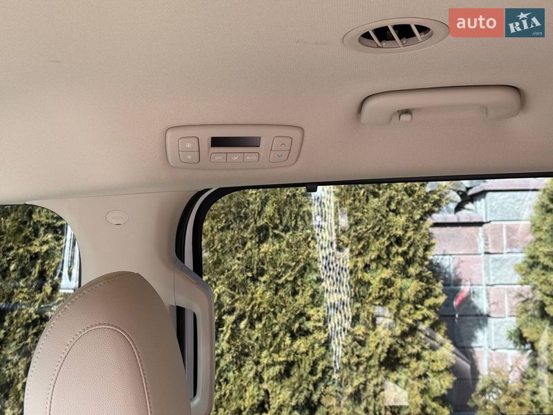 Минивэн Kia Carnival 2023 в Тернополе