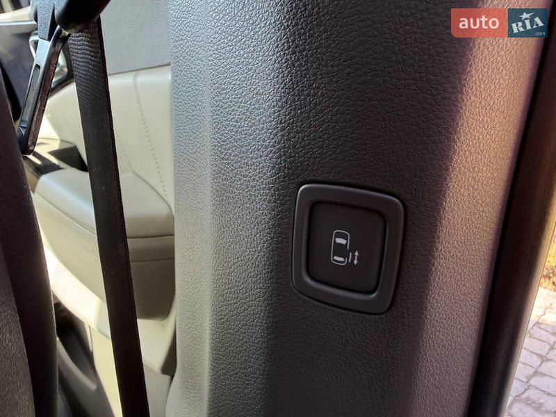 Минивэн Kia Carnival 2023 в Тернополе