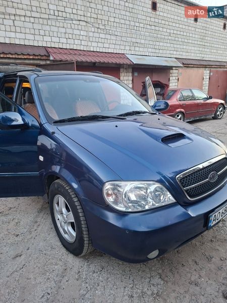 Мінівен Kia Carnival 2004 в Львові