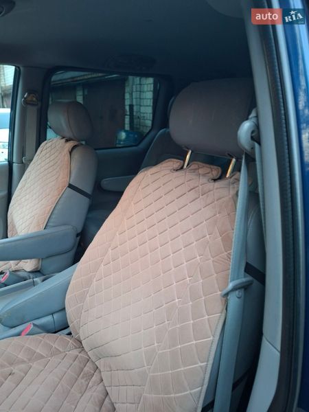 Мінівен Kia Carnival 2004 в Львові