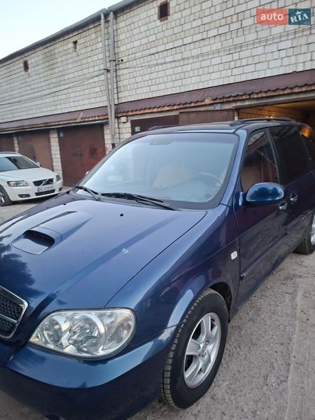 Мінівен Kia Carnival 2004 в Львові