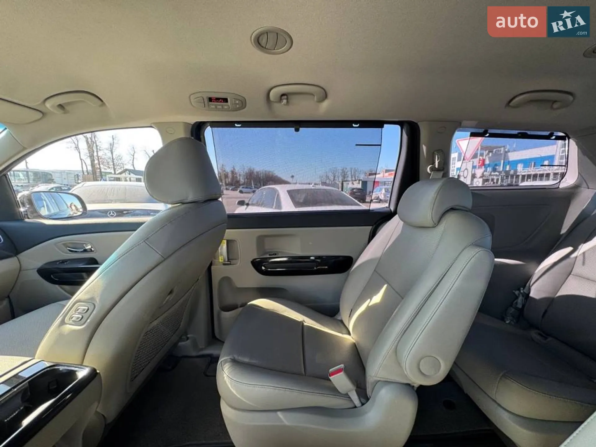 2019 Kia Carnival - мініатюра 28