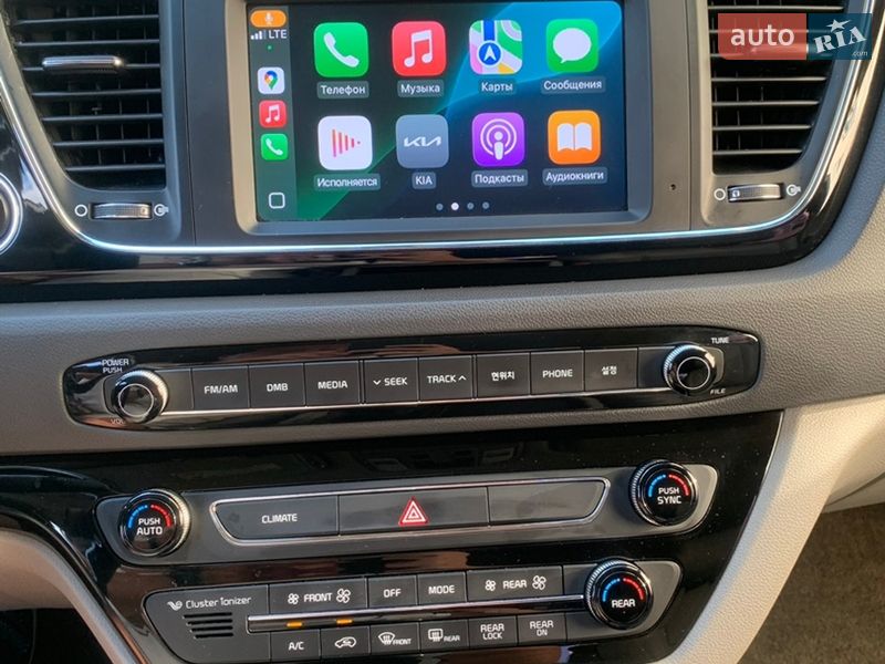 Минивэн Kia Carnival 2016 в Киеве