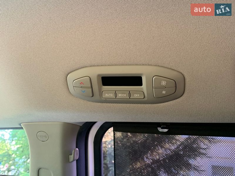 Минивэн Kia Carnival 2016 в Киеве