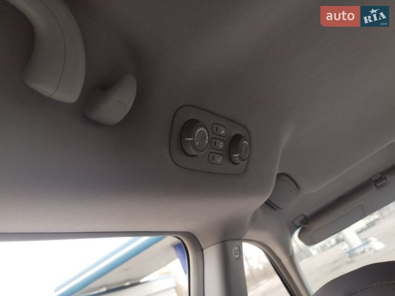 Минивэн Kia Carnival 2007 в Шостке