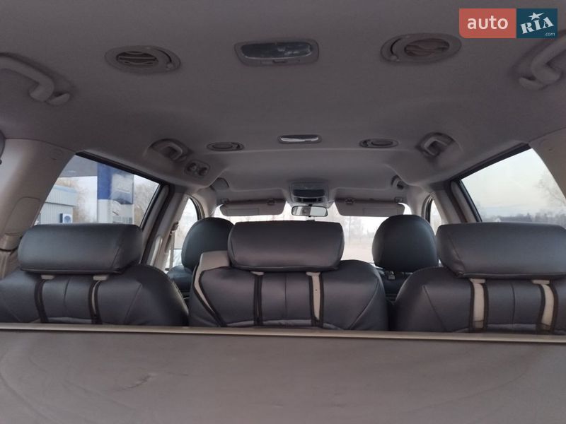 Минивэн Kia Carnival 2007 в Шостке