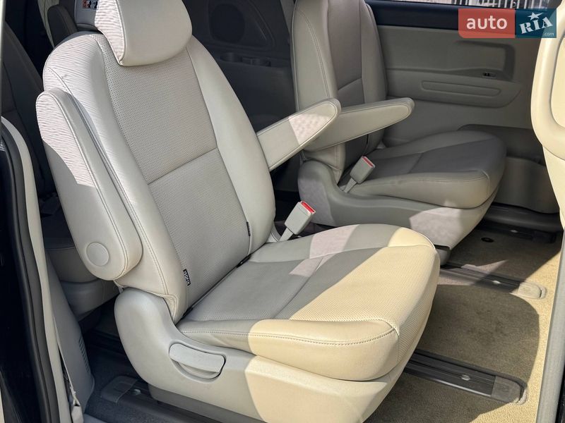 Минивэн Kia Carnival 2019 в Киеве фото 13 Минивэн Kia Carnival 2019 в Киеве