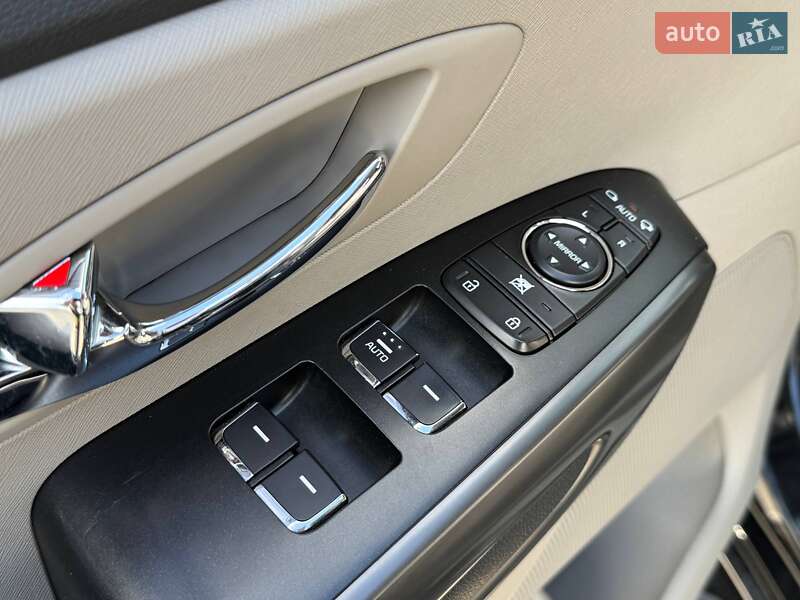 Минивэн Kia Carnival 2019 в Киеве фото 16 Минивэн Kia Carnival 2019 в Киеве