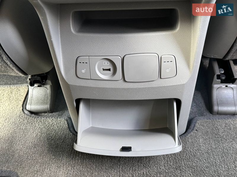 Минивэн Kia Carnival 2019 в Киеве фото 35 Минивэн Kia Carnival 2019 в Киеве