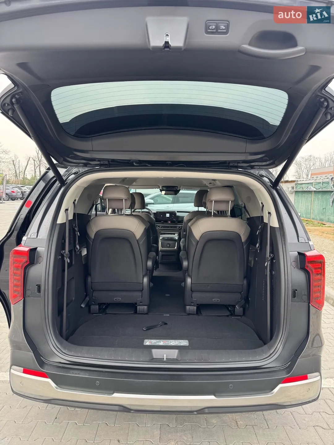 2024 Kia Carnival - мініатюра 21
