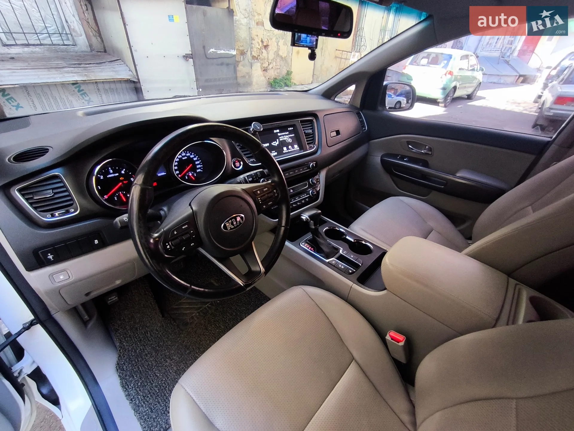 2018 Kia Carnival - мініатюра 12