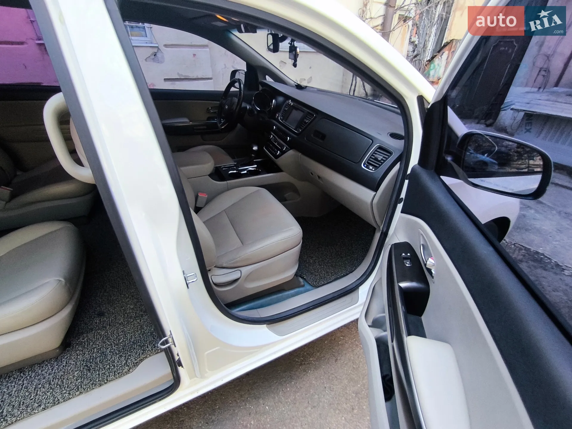 2018 Kia Carnival - мініатюра 23