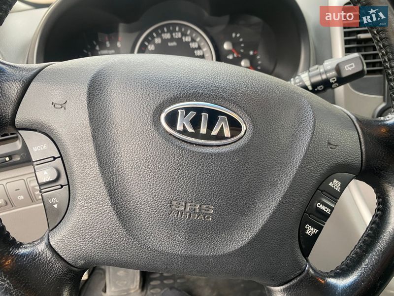 Мінівен Kia Carnival 2012 в Коростені