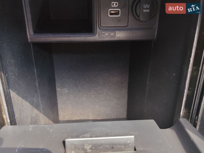 Мінівен Kia Carnival 2016 в Одесі фото 24 Мінівен Kia Carnival 2016 в Одесі