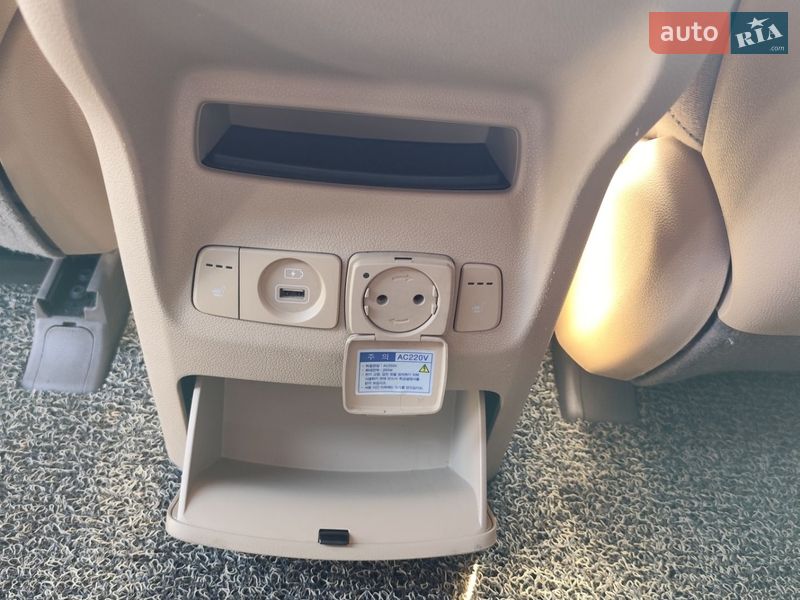 Мінівен Kia Carnival 2016 в Одесі фото 46 Мінівен Kia Carnival 2016 в Одесі