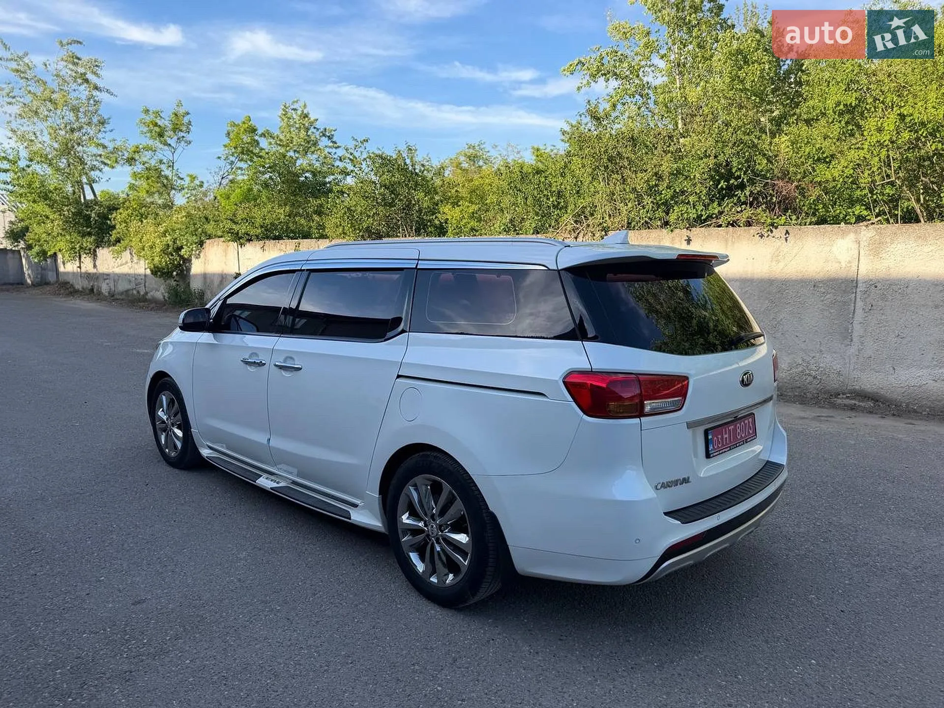2017 Kia Carnival - мініатюра 3
