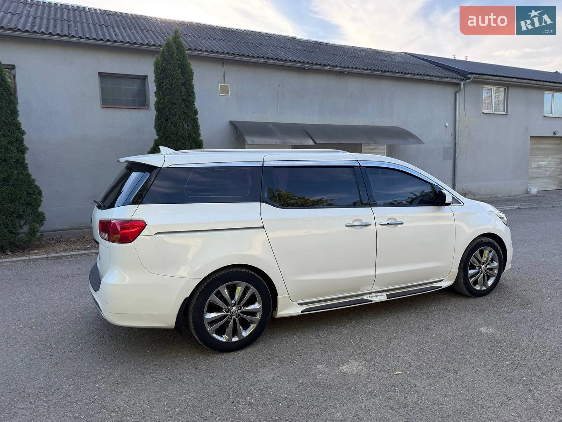 2017 Kia Carnival - мініатюра 8