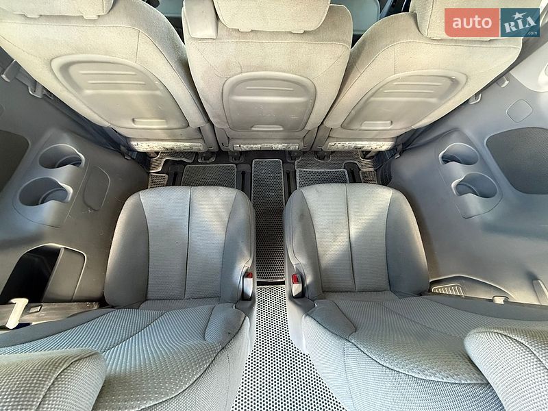 Минивэн Kia Carnival 2009 в Одессе