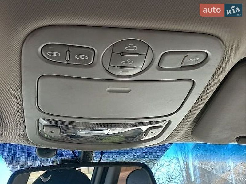 Минивэн Kia Carnival 2011 в Одессе
