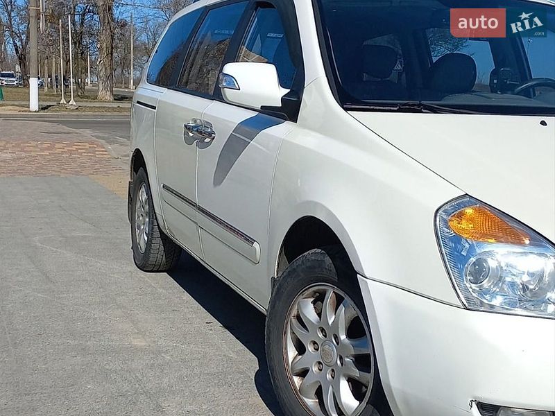 Минивэн Kia Carnival 2011 в Одессе