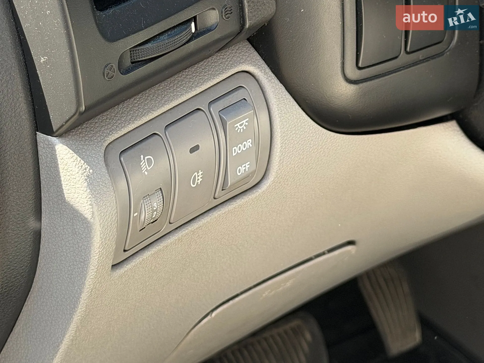 2012 Kia Carnival - мініатюра 41