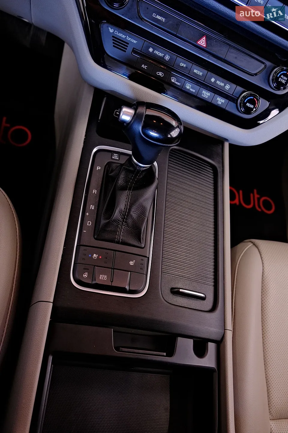 2014 Kia Carnival - мініатюра 18
