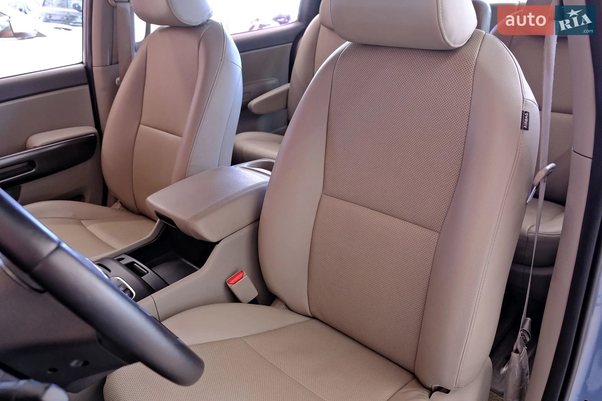 2014 Kia Carnival - мініатюра 31