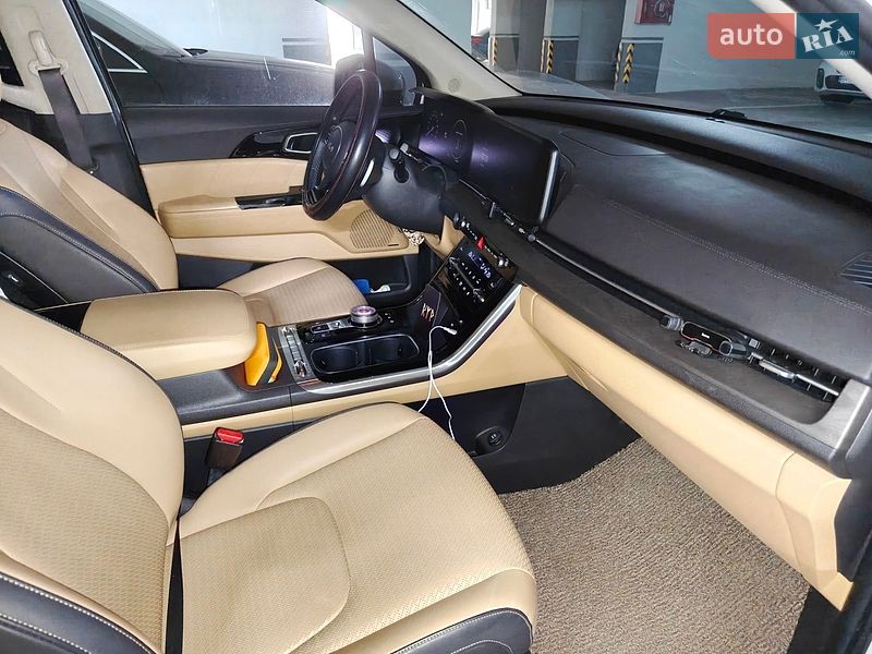Минивэн Kia Carnival 2022 в Измаиле