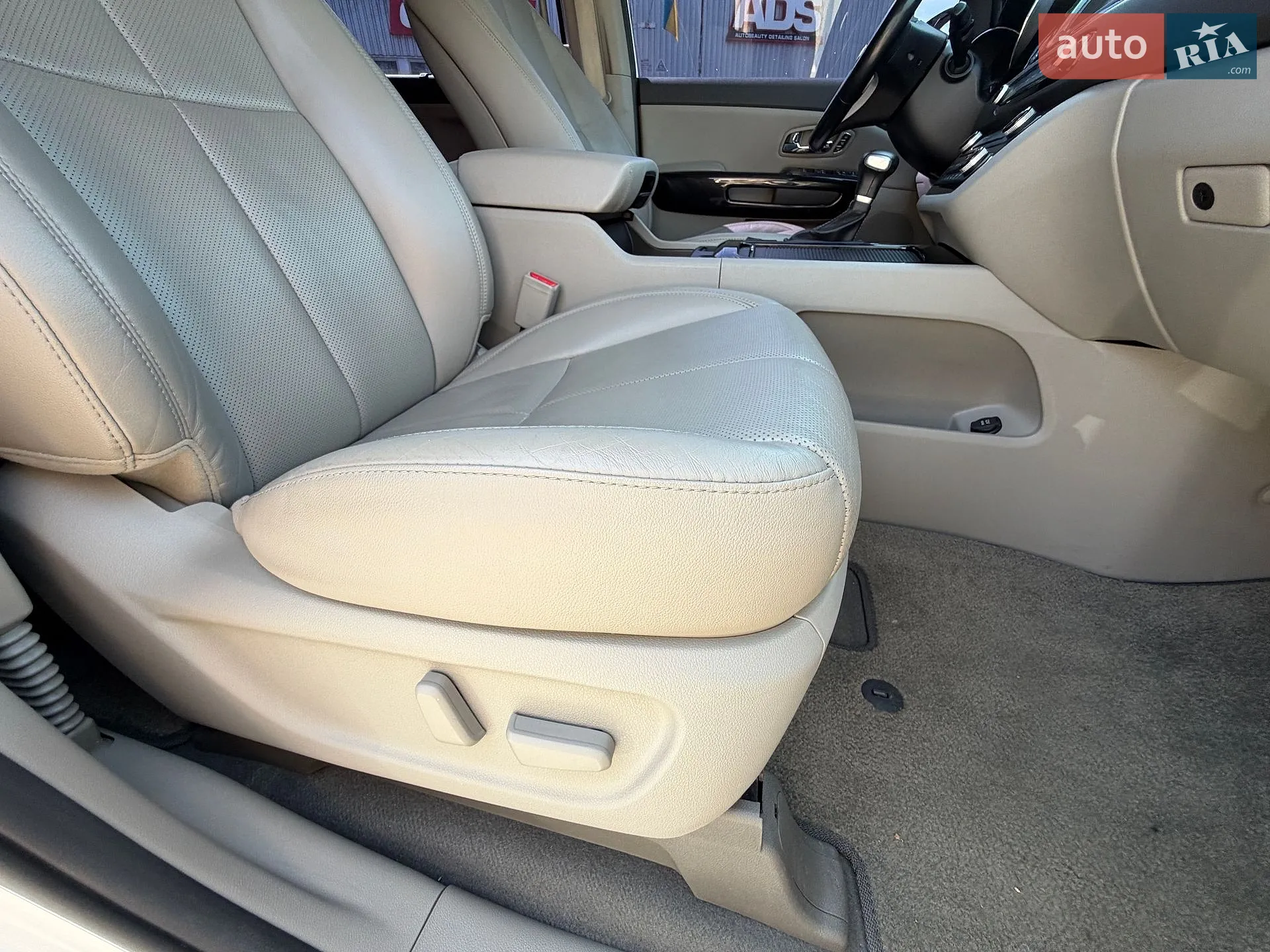 2016 Kia Carnival - мініатюра 31