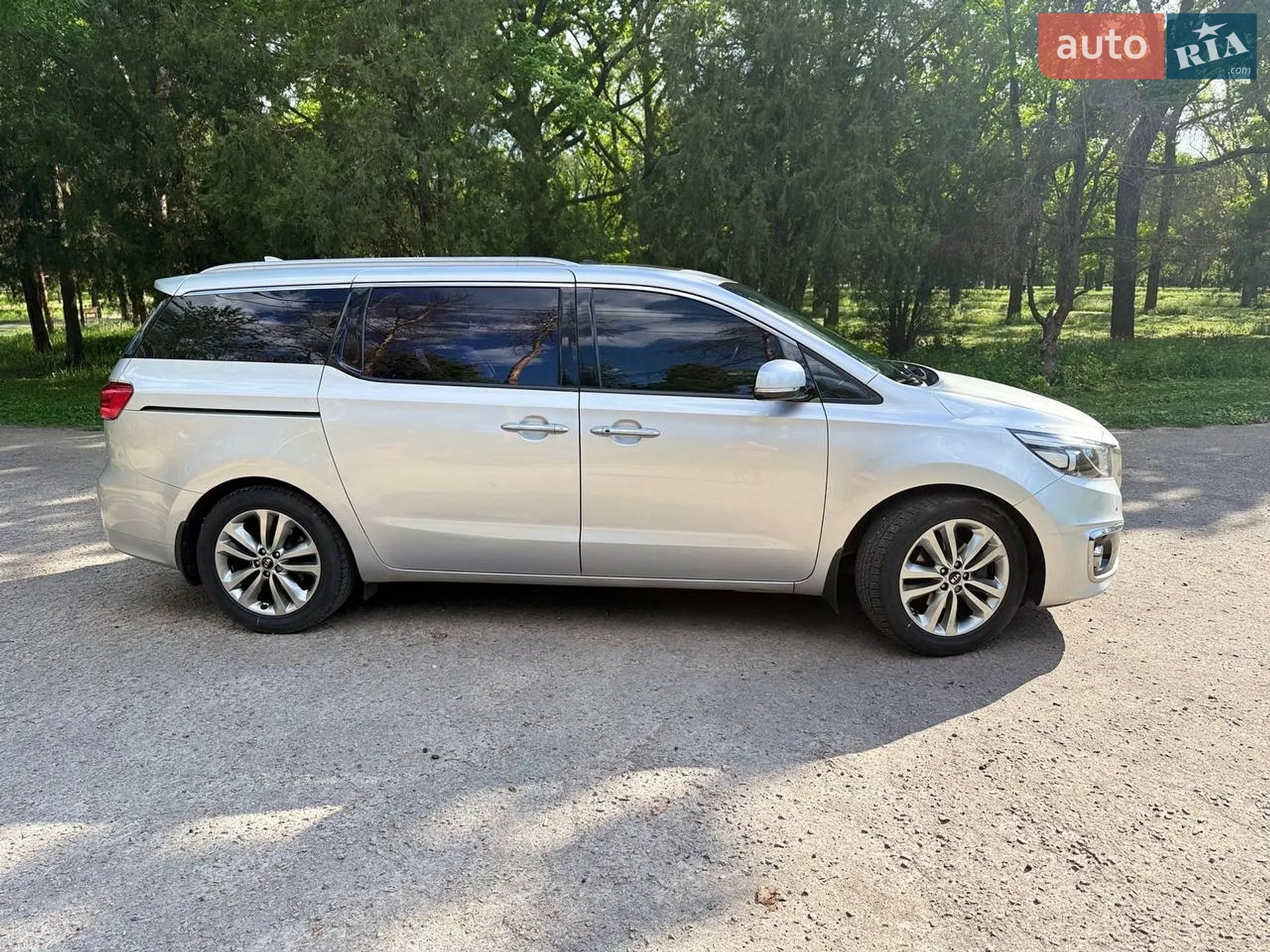 2015 Kia Carnival - мініатюра 4