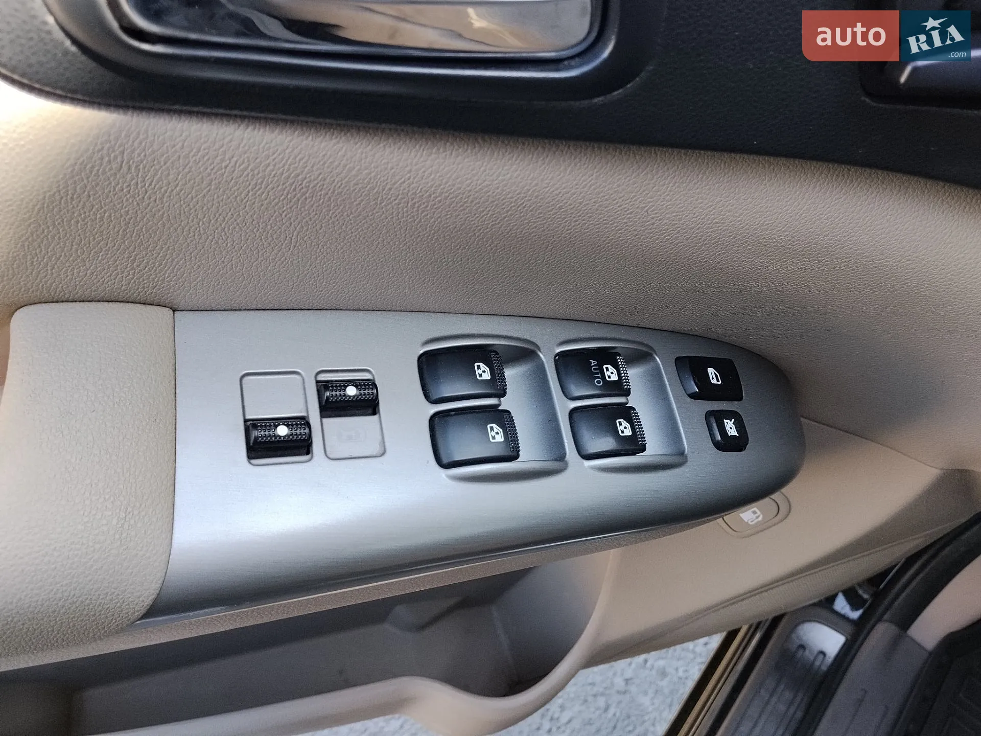 2012 Kia Carnival - мініатюра 26