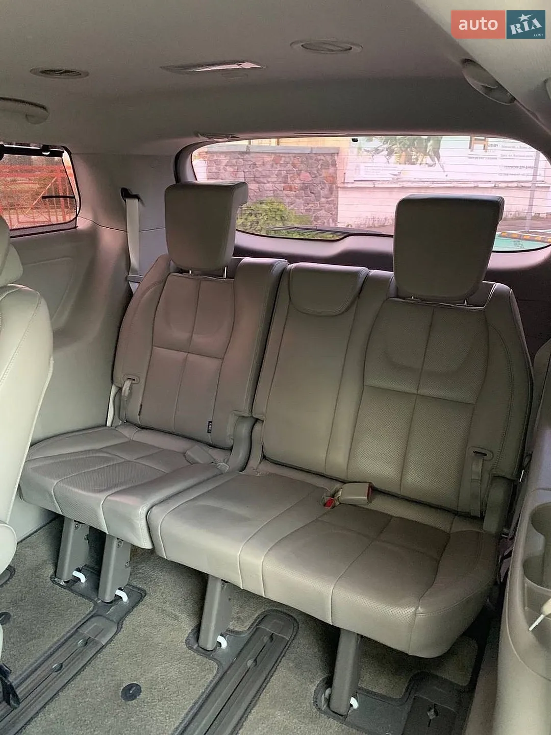 2016 Kia Carnival - мініатюра 17