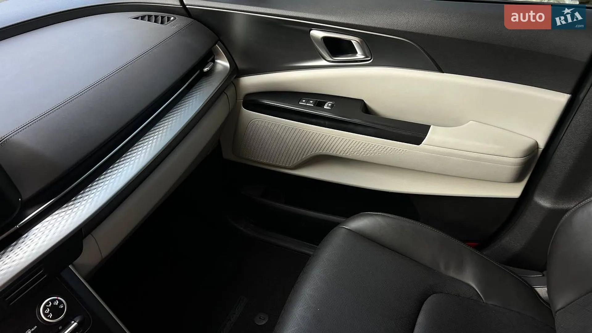 2023 Kia Carnival - мініатюра 10