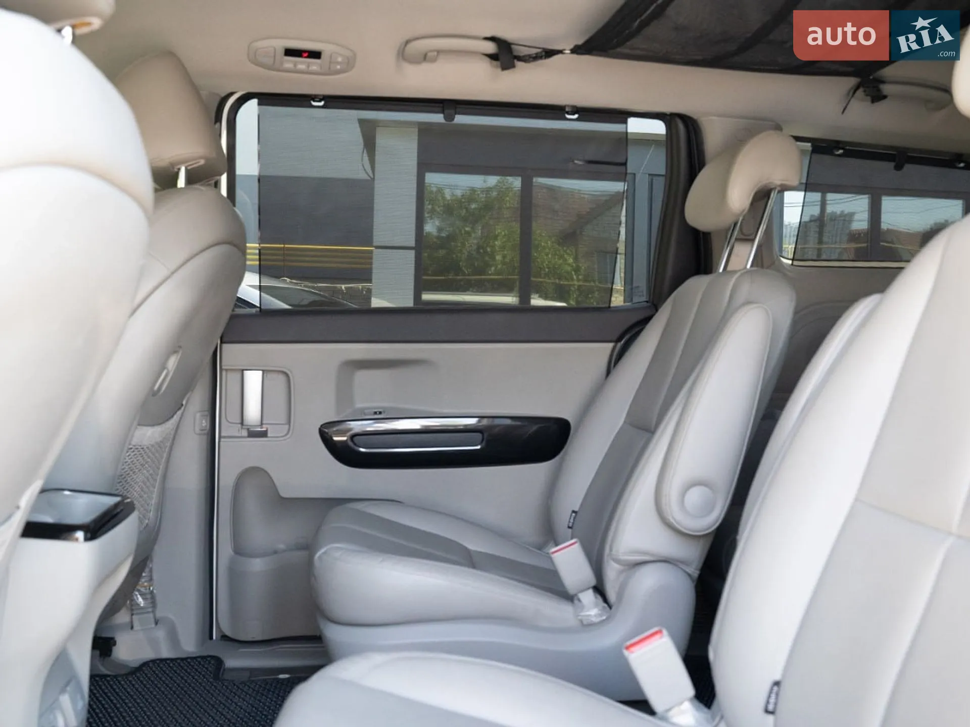 2014 Kia Carnival - мініатюра 32