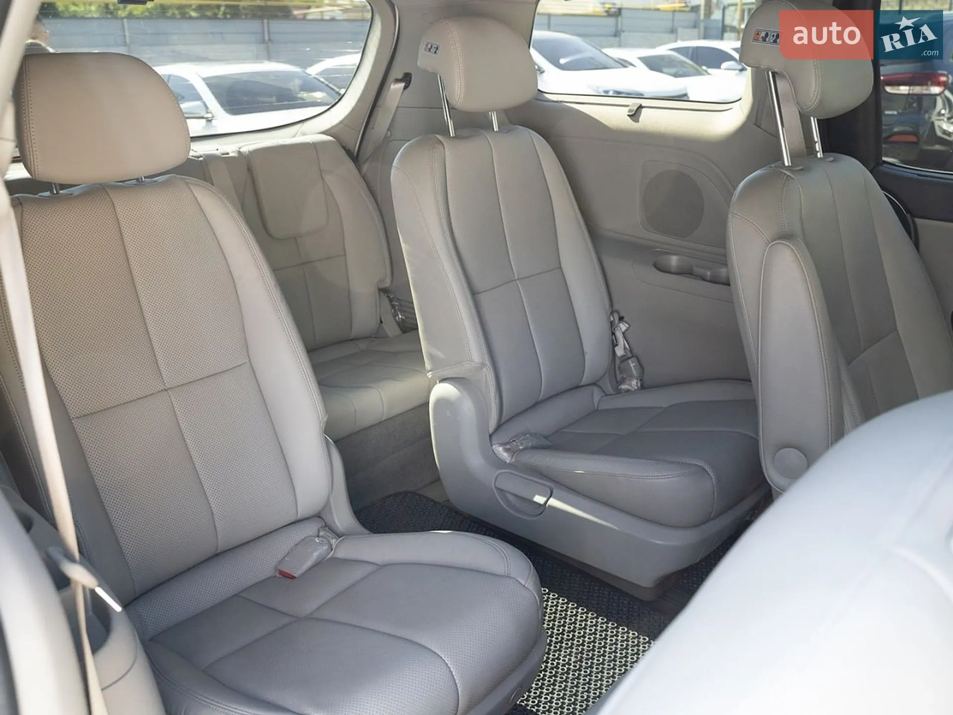 2014 Kia Carnival - мініатюра 34