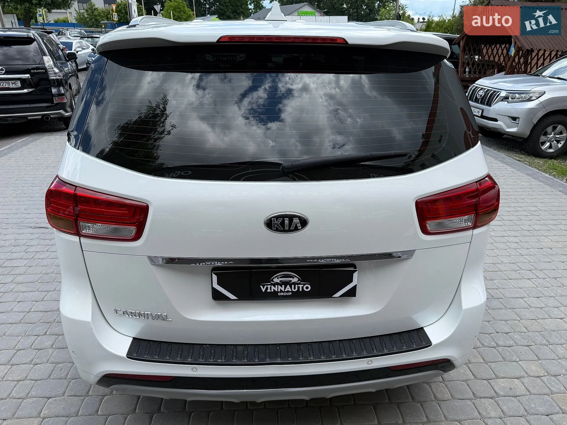 2017 Kia Carnival - мініатюра 14
