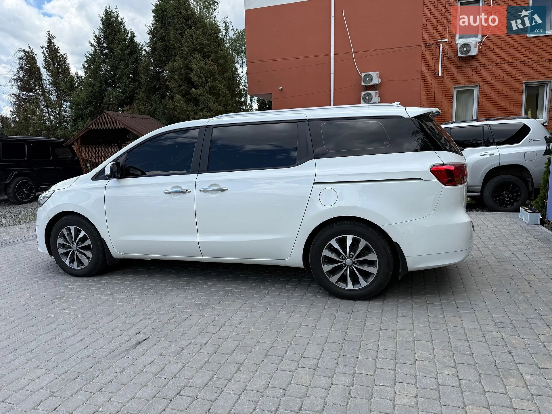 2017 Kia Carnival - мініатюра 17