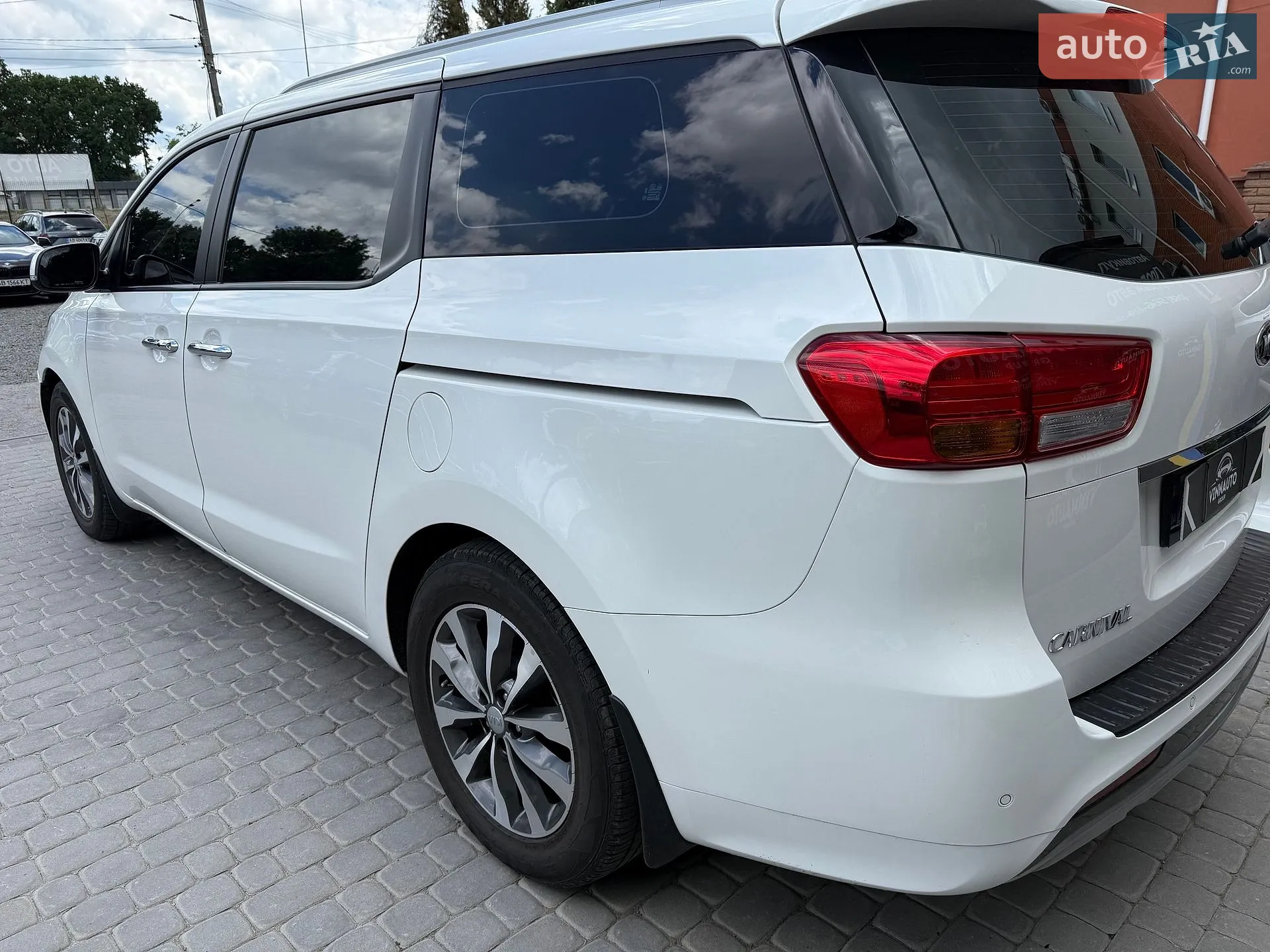 2017 Kia Carnival - мініатюра 30