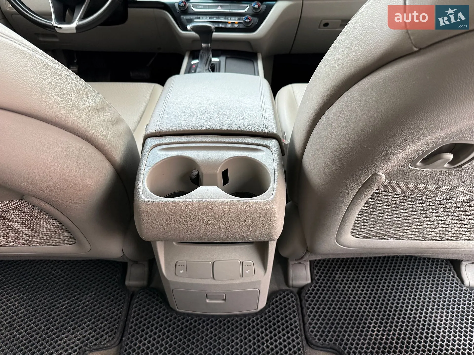 2017 Kia Carnival - мініатюра 52
