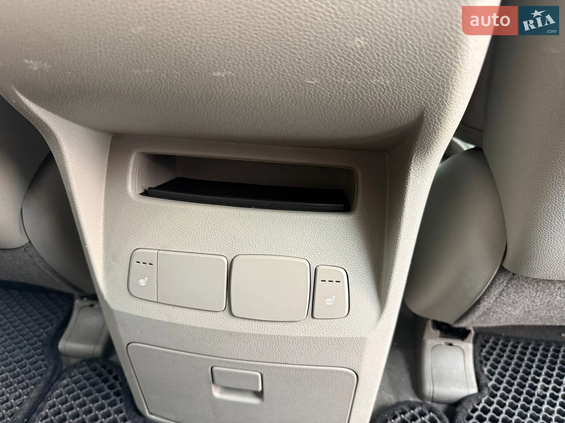 2017 Kia Carnival - мініатюра 53